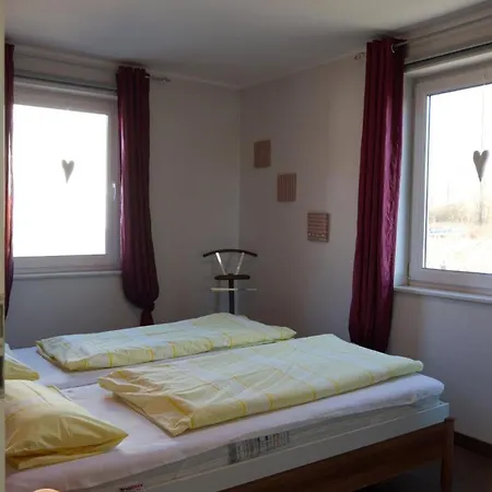 Inselblume 22 - Mit Garten Und Hund In Landkirchen